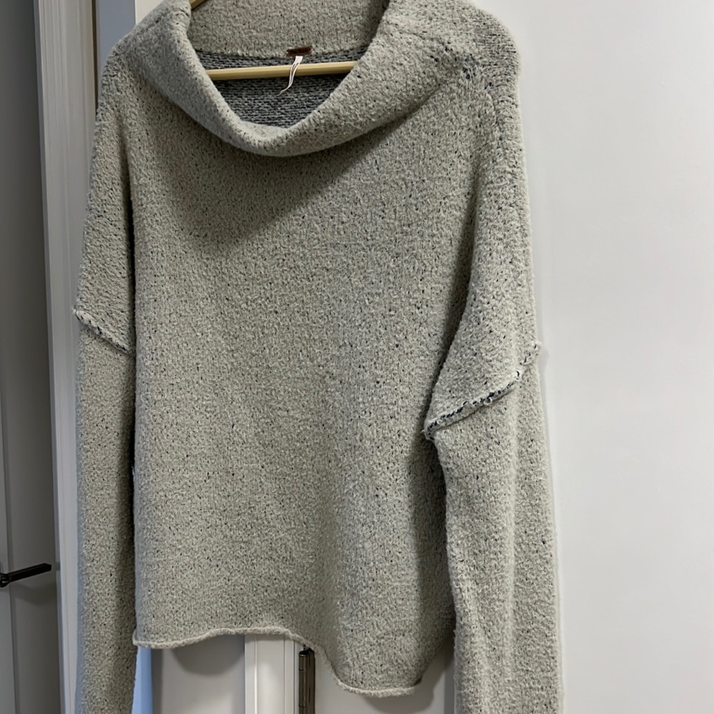 Free People San Vincente Pullover in Silver Sapphire. Size Small. BRAND NEW!!
